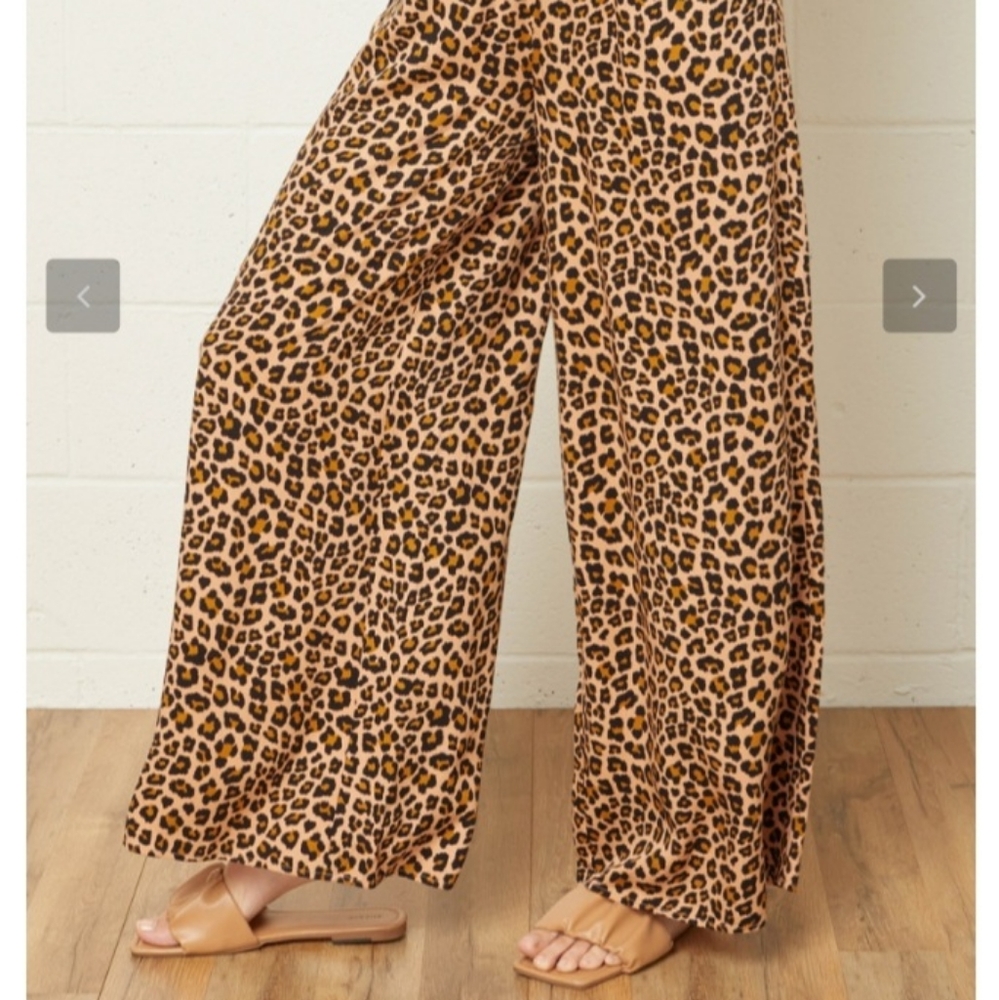 Entro High Waisted Wide Leg Leopard Pants - Picture 2 of 8